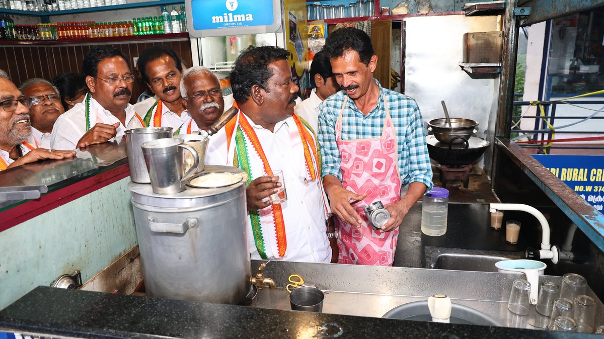 SPK_TNCC's tweet photo. இன்று (02.11.2024) கேரளா மாநிலம், வயநாட்டில் காங்கிரஸ் பொதுச் ���ெயலாளர் திருமதி @priyankagandhi  அவர்களுக்கு வாக்குச் சேகரிப்பில் ஈடுபட்ட போது..

#Wayanadinte_Priyanka 

@INCIndia @INCSandesh Shri @kharge @RahulGandhi @RGWayanadOffice https://t.co/ntiQqgQh5r