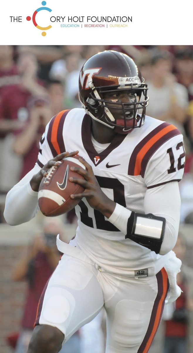 🏈✨ A huge thank you to The Cory Holt foundation and his family for organizing and providing our JV football team with a pre-game meal! Your support means so much to our players,coaches and community.