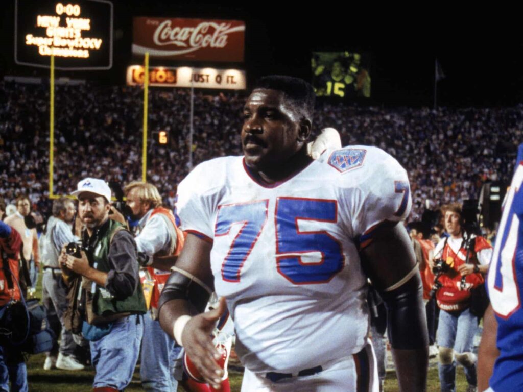 It's day 2 of the Batavia Sports Card Expo <a href="/BataviaDowns/">Batavia Downs Gaming & Hotel</a>.  
🚨Due to a flight cancelation and rebooking, Howard Ballard will NOW be signing to the public from 2:30-3:15.