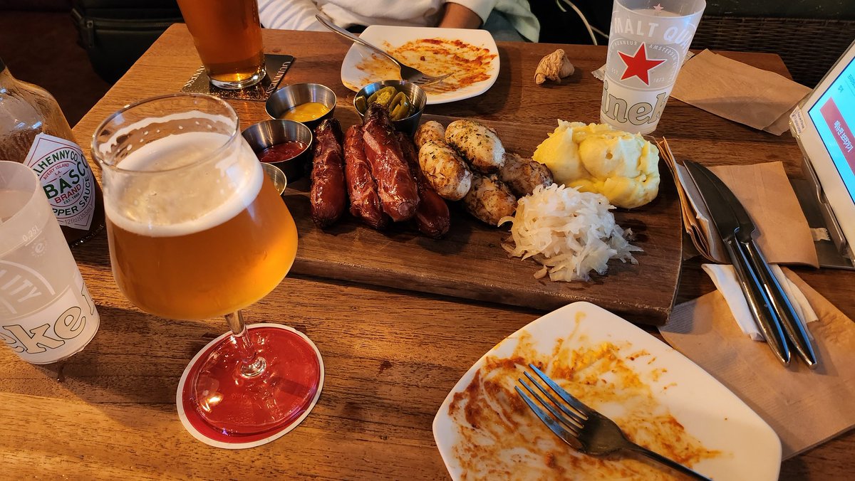 Krbilsan's tweet photo. 맥주 :) https://t.co/ZafnLxTp0p