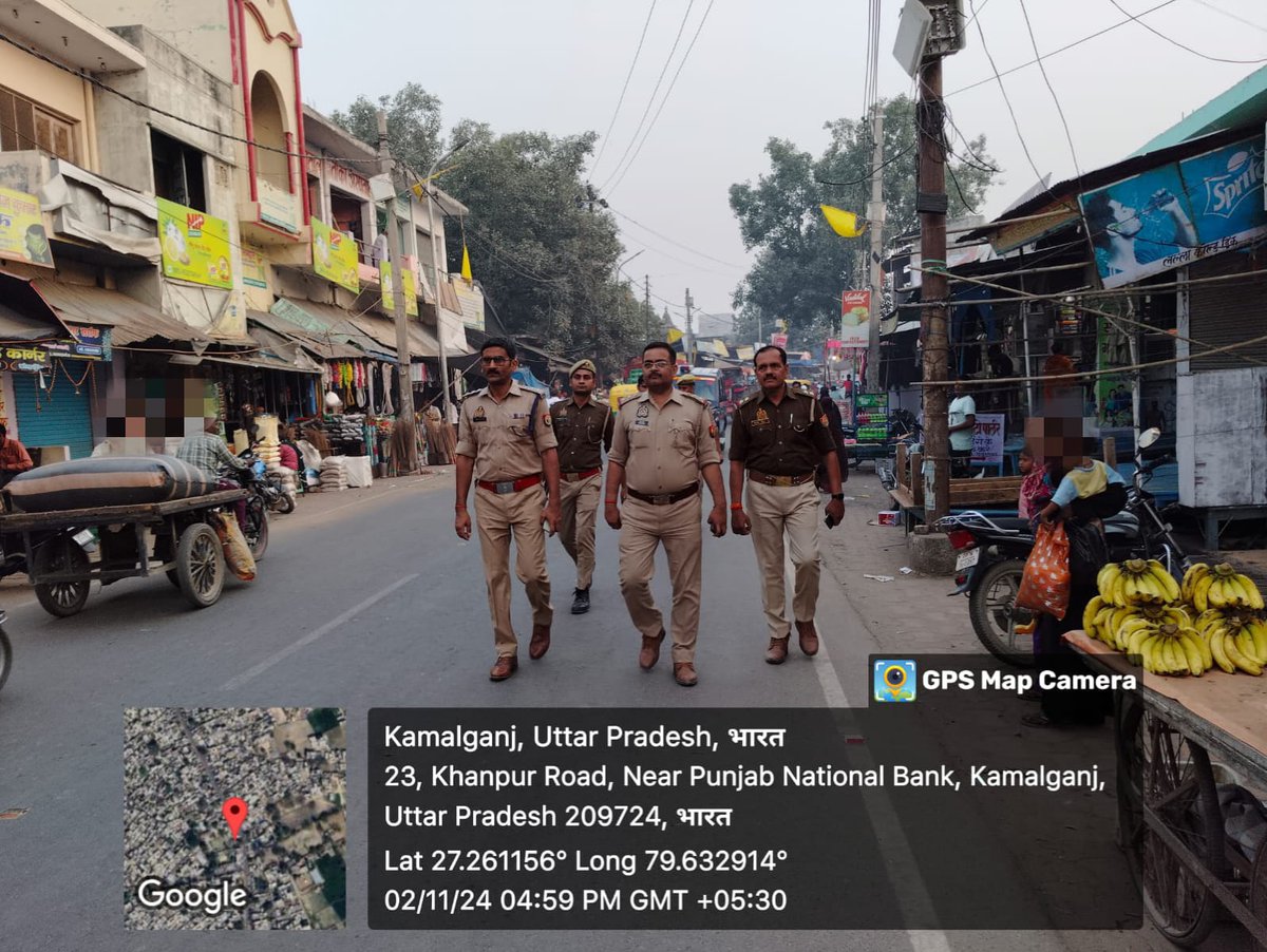 fatehgarhpolice's tweet photo. पुलिस अधीक्षक फतेहगढ़ के निर्देशन मे क्षेत्राधिकारी अमृतपुर द्वारा थाना कमालगंज क्षेत्रान्तर्गत त्यौहारों के दृष्टिगत शांति/सुरक्षा एवं कानून व्यवस्था बनाये रखने हेतु मुख्य मार्गो, बाजारों एवं भीड़-भाड़ वाले स्थानों पर पैदल गश्त की गयी #footpatrollingupp https://t.co/AR0wMe9XCY