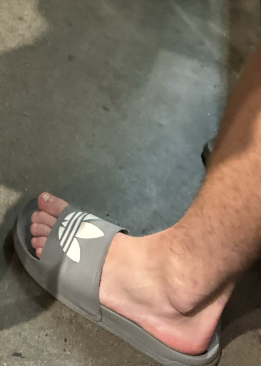 pieds007's tweet photo. Bagels and slides… https://t.co/X7CMVe7HFR