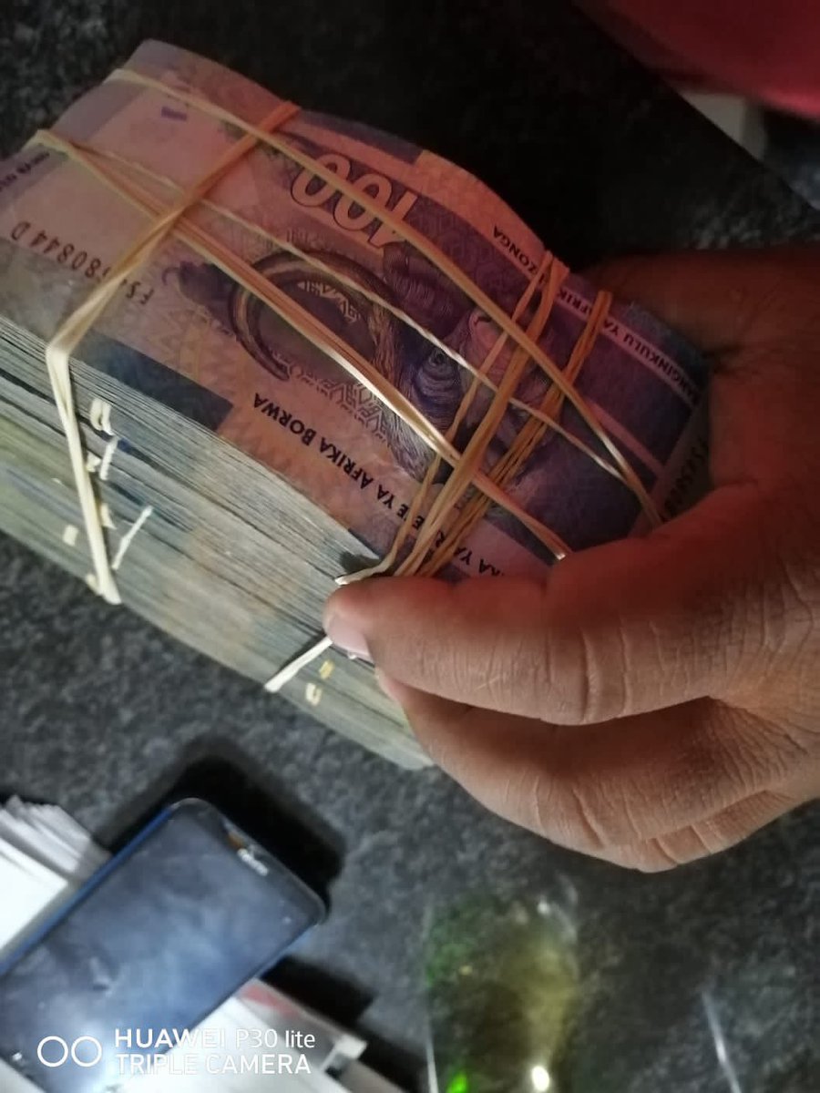 Ben_Bond_CEO's tweet photo. Lobola is expensive these day https://t.co/K7z5PYsCdQ