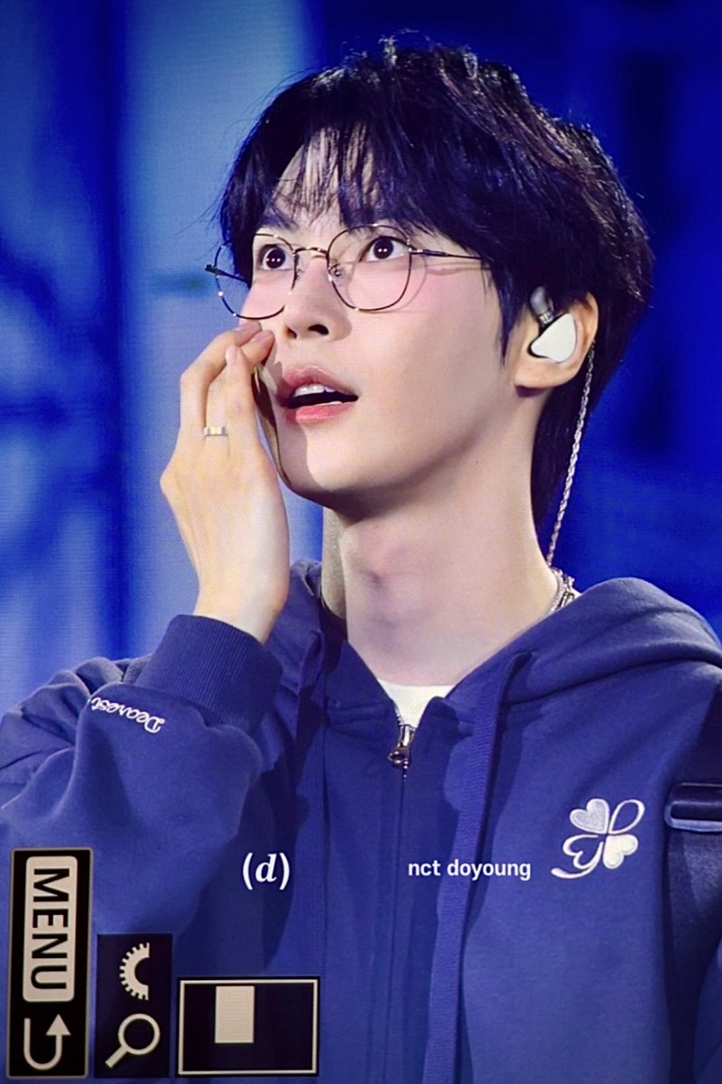 241102
#도영 #DOYOUNG #NCT