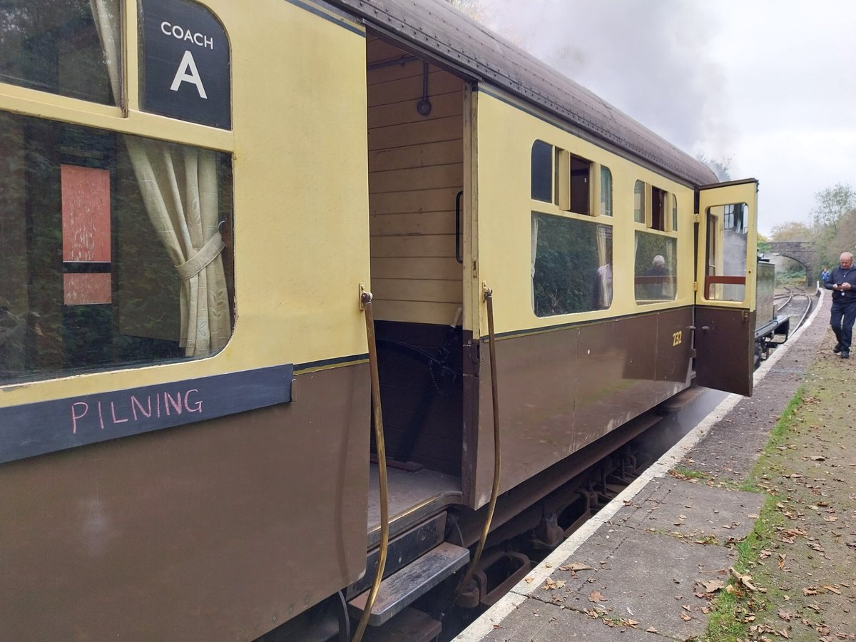<a href="/AVRBitton/">Avon Valley Railway</a> autotrain to <a href="/PilningStation/">Pilning Station 🌻🇺🇦</a>