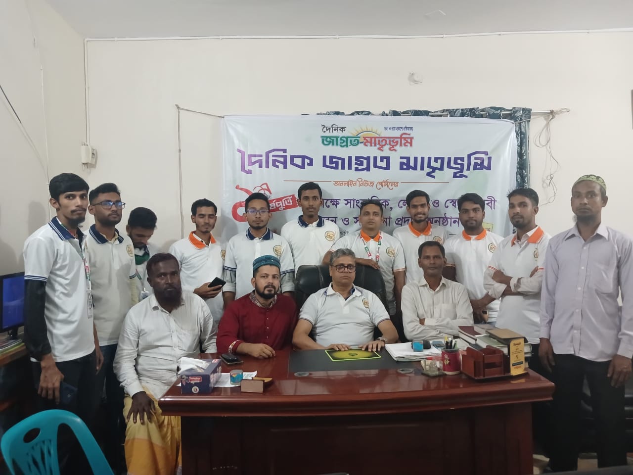 সাভারে সাংবাদিক, লেখক ও স্বেচ্ছাসেবী সম্মেলনে সুধী সমাবেশ এবং সম্মাননা প্রদান