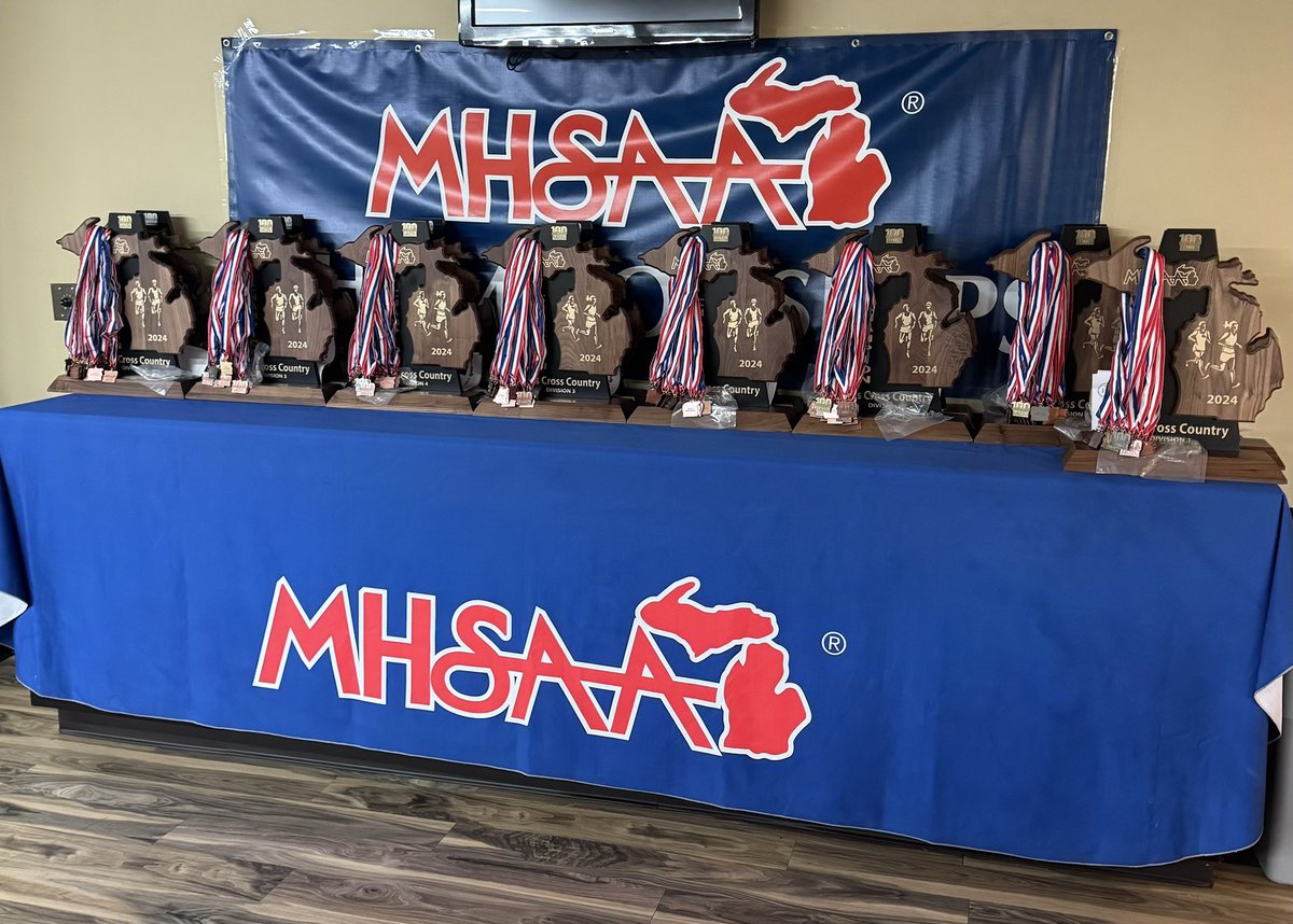 MHSAA's tweet image. 🏃‍♀️ BOYS &amp;amp; GIRLS CROSS COUNTRY FINALS🏃‍♂️
👀Program: ow.ly/xxLb50TYA6N 
🎟️Tickets: ow.ly/4Yt350TYA6K 
📅Schedule: ow.ly/2Q6p50TYA6H 
📖Tournament Results: ow.ly/NaP550TYA6P 
📺LIVE Stream: ow.ly/WsFg50TYA6J 
#xc #crosscountry #finals #MHSAA100 #MHSAA