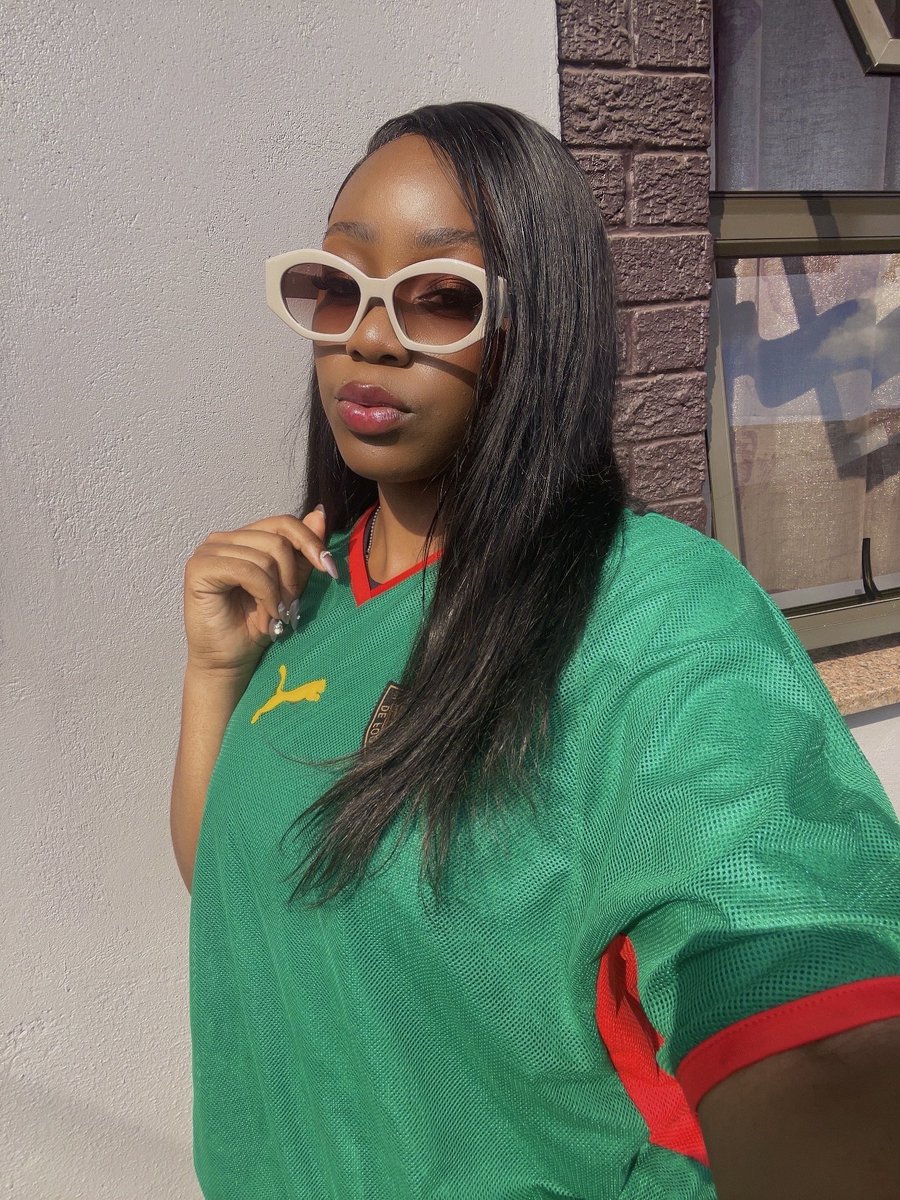 _shareezyy's tweet image. 💋