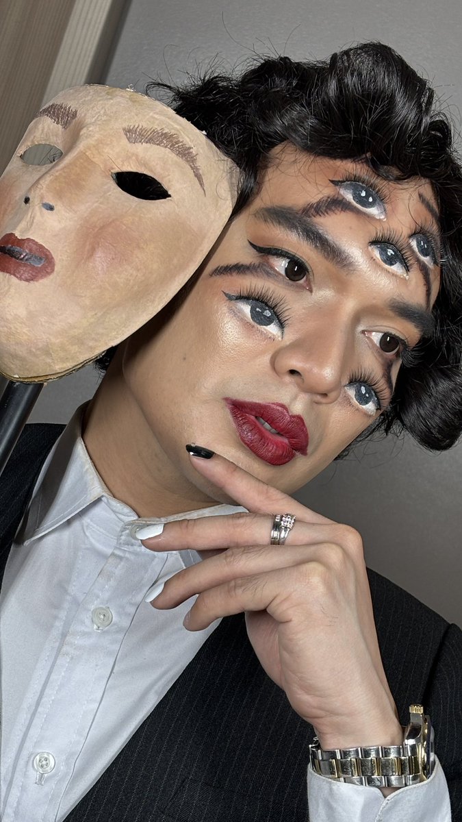 TorioFlojo's tweet photo. For all the years that I’ve wanted to do this look, Thank you #halloween2024 👁️ https://t.co/CXZYRYNf2p