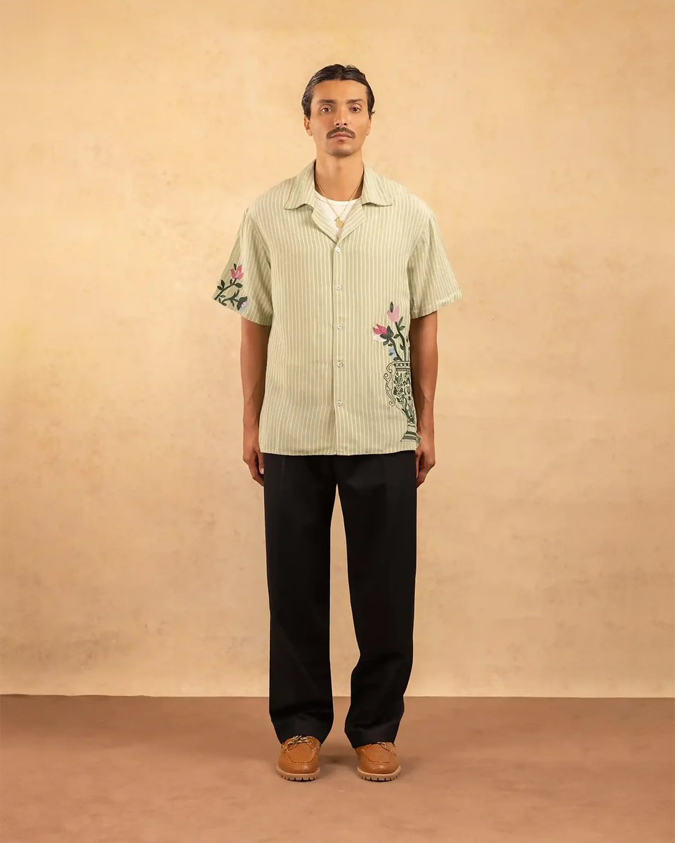 This season celebrates not only Drôle De Monsieur’s 10th anniversary but also its debut runway show—a remarkable milestone nearly a decade after its quiet beginnings in Dijon, France. Discover it now at wrongweather.net/shop/brand/dro…
#DroleDeMonsieur #AW24 #FrenchFashion #WrongWeather