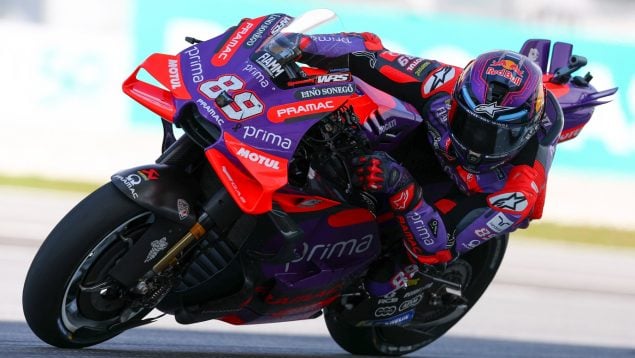 Bruce_wayne_67's tweet photo. Resultado #SprintRace #MalasiaGP🇲🇾 🏁
1️⃣Jorge Martin 🇪🇦 Ducati
2️⃣Marc Marquez 🇪🇦 Ducati 
3️⃣Enea Bastianini 🇮🇹 Ducati
Campeonato (puntos)
1. Jorge Martin 465
2. Pecco Bagnaia 436
3. Marc Marquez 365
*Pecco Bagnaia al suelo
Si Martinator sale con 9 puntos más q Pecco será campeón https://t.co/VUD7Ii6t0I