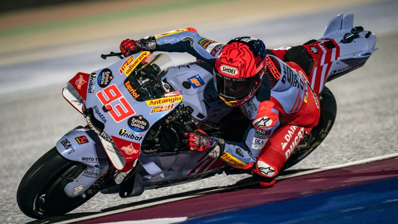 Bruce_wayne_67's tweet photo. Resultado #SprintRace #MalasiaGP🇲🇾 🏁
1️⃣Jorge Martin 🇪🇦 Ducati
2️⃣Marc Marquez 🇪🇦 Ducati 
3️⃣Enea Bastianini 🇮🇹 Ducati
Campeonato (puntos)
1. Jorge Martin 465
2. Pecco Bagnaia 436
3. Marc Marquez 365
*Pecco Bagnaia al suelo
Si Martinator sale con 9 puntos más q Pecco será campeón https://t.co/VUD7Ii6t0I