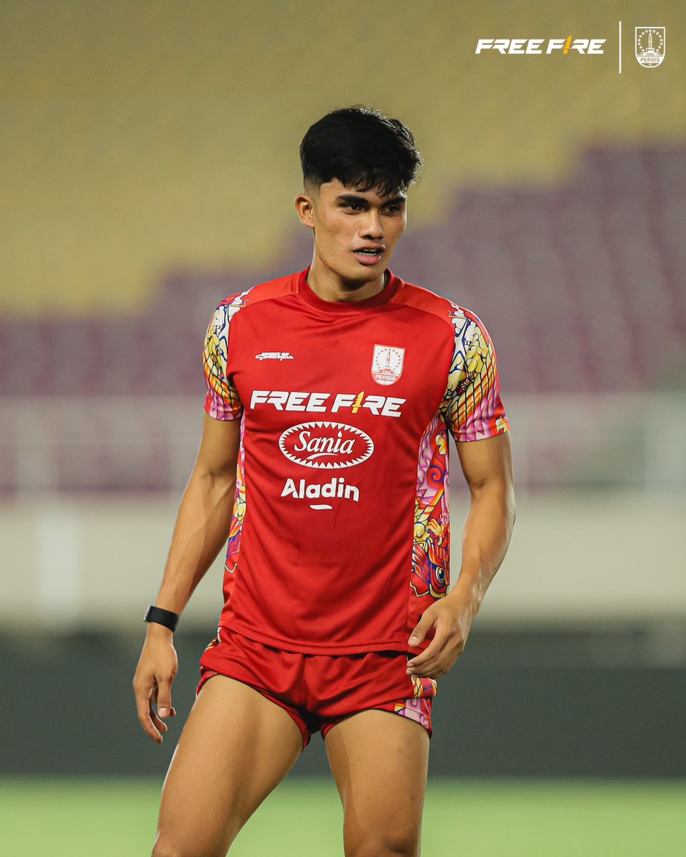 persisofficial's tweet image. Persiapan final para penggawa sebelum laga besar esok.

𝘽𝙚𝙧𝙟𝙪𝙖𝙣𝙜 𝙗𝙚𝙧𝙨𝙖𝙢𝙖 𝙪𝙣𝙩𝙪𝙠 𝙝𝙖𝙨𝙞𝙡 𝙩𝙚𝙧𝙗𝙖𝙞𝙠! ✊🔴

#PERSISPSS | #FreeFirexPERSIS