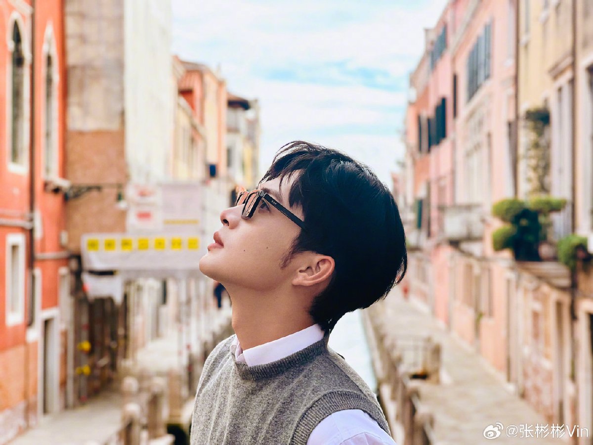 zhangbinbinfan's tweet photo. Travel fragments plog ✌🏻— Vin's weibo update (24/10/30)

#张彬彬Vin #三分野 #herewemeetagain #两个人的小森林 #月歌行 #จางปินปิน #VinZhang #rattan #thekingswoman #aromanceofthelittleforest #songofthemoon #TheBlossomingLove #千朵桃花一世开
#QianDuoHuaShiKai #生有愿 #Yushengyouya https://t.co/QfjuuTtv9R