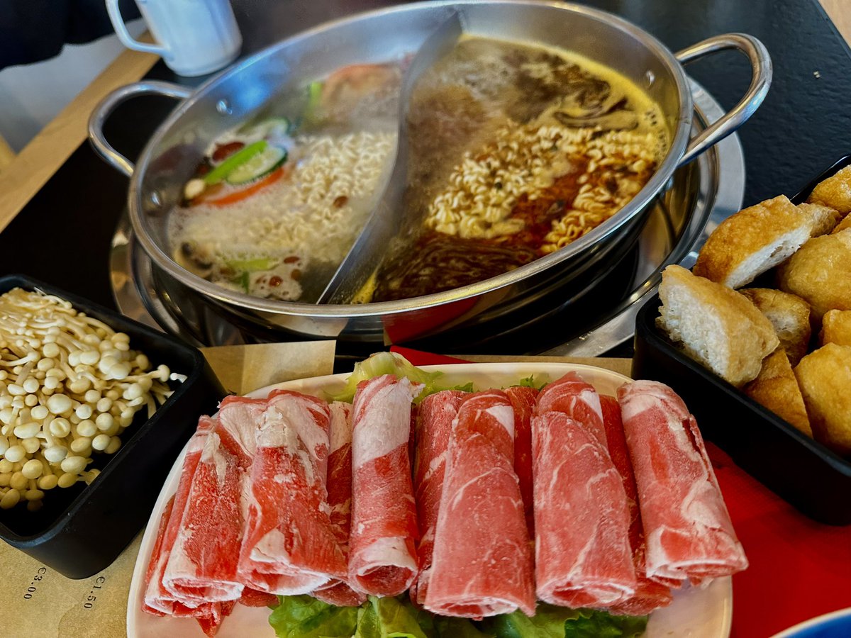 It’s hot pot Saturday 🥢

Just like in crypto, timing is everything!

Who knows how long to boil enoki mushrooms? 👀😅