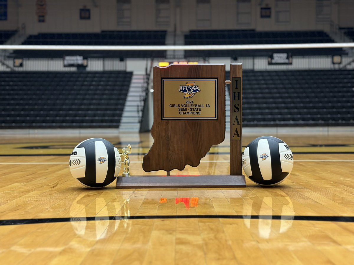JasperAthletic's tweet photo. What a beautiful day for some volleyball!!! Wouldn’t you agree @TlhsVball @svblackhawk @LHSI_VB @CAWarriorNation?  One of these teams will be crowned South 1A Semi-State Champions today!!! @IHSAA1 @KSchluRosati https://t.co/JzROz114Ja