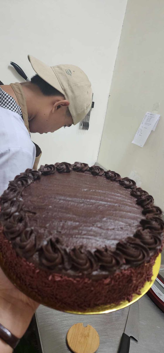 tammadaw11's tweet photo. Miss ko na gumawa ng cake kasama si ma'am evoounne miss u ma'am sana nasa maayos ka po palagii 🙏✨ https://t.co/vKeLgA0Gux