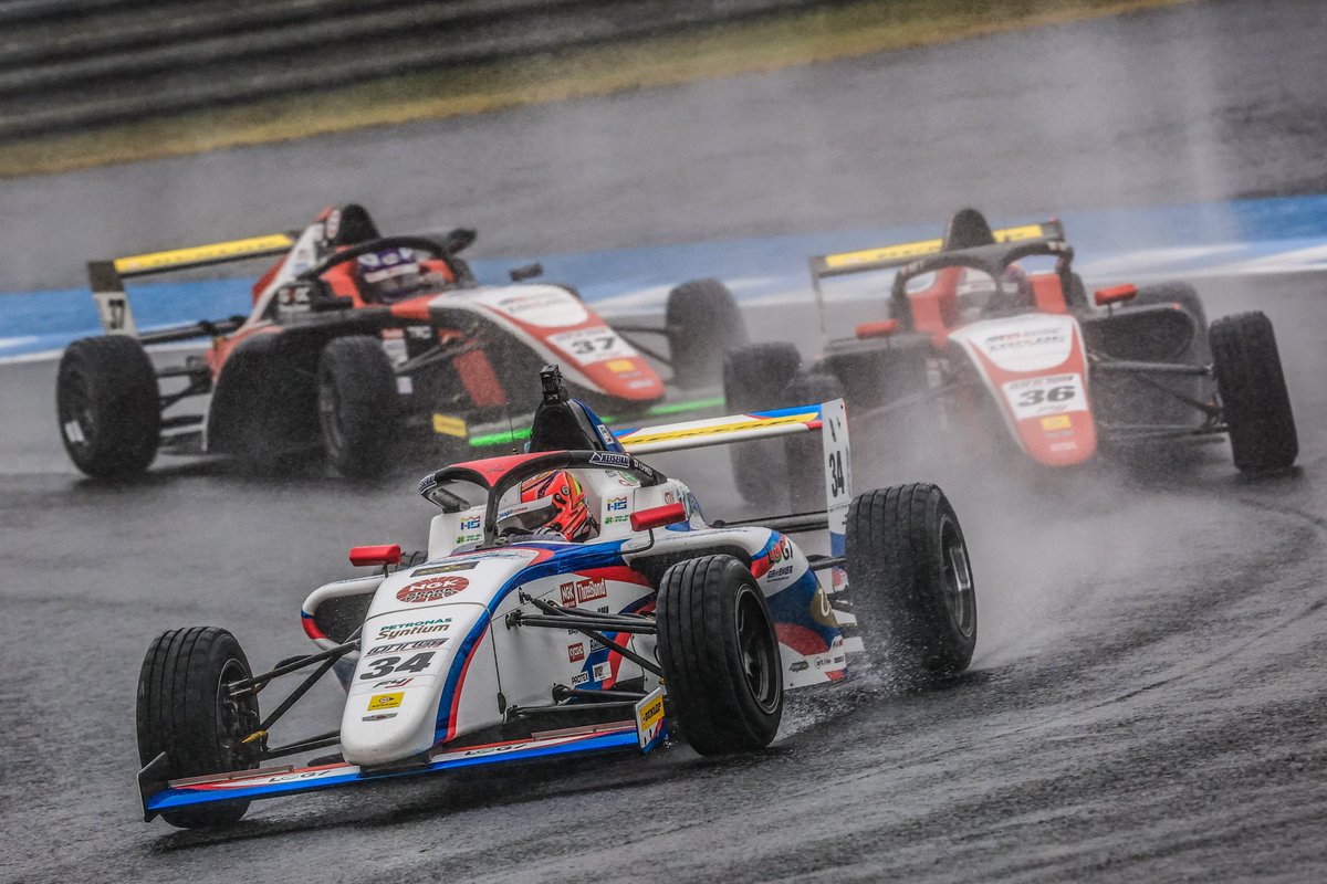 ⁡FIA-F4 Rd.11(AP) Rd.13
FINAL
#33 佐藤樹 Rd.11 P8 /Rd.13 P17
#34 清水啓伸 Rd.11 P9/Rd.13 P10
⁡
#Motegi #FIAF4jp #DragoCORSE
#佐藤樹 #清水啓伸 #NGK 
#クローバーチケット 
#ThreeBond #Pums #KYOSHO 
#Odyssey #MatsuiBokujo #PROTEX
#ShibaLining #KartServiceMichigami