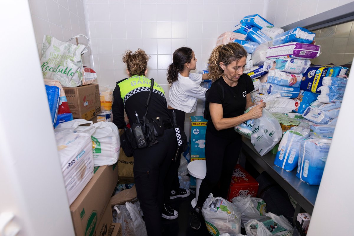 🙌 Des de l'Ajuntament de Gandia volem agrair les nombroses mostres de suport i solidaritat en forma de donacions i oferiments de voluntariat.

📷  Àlex Oltra