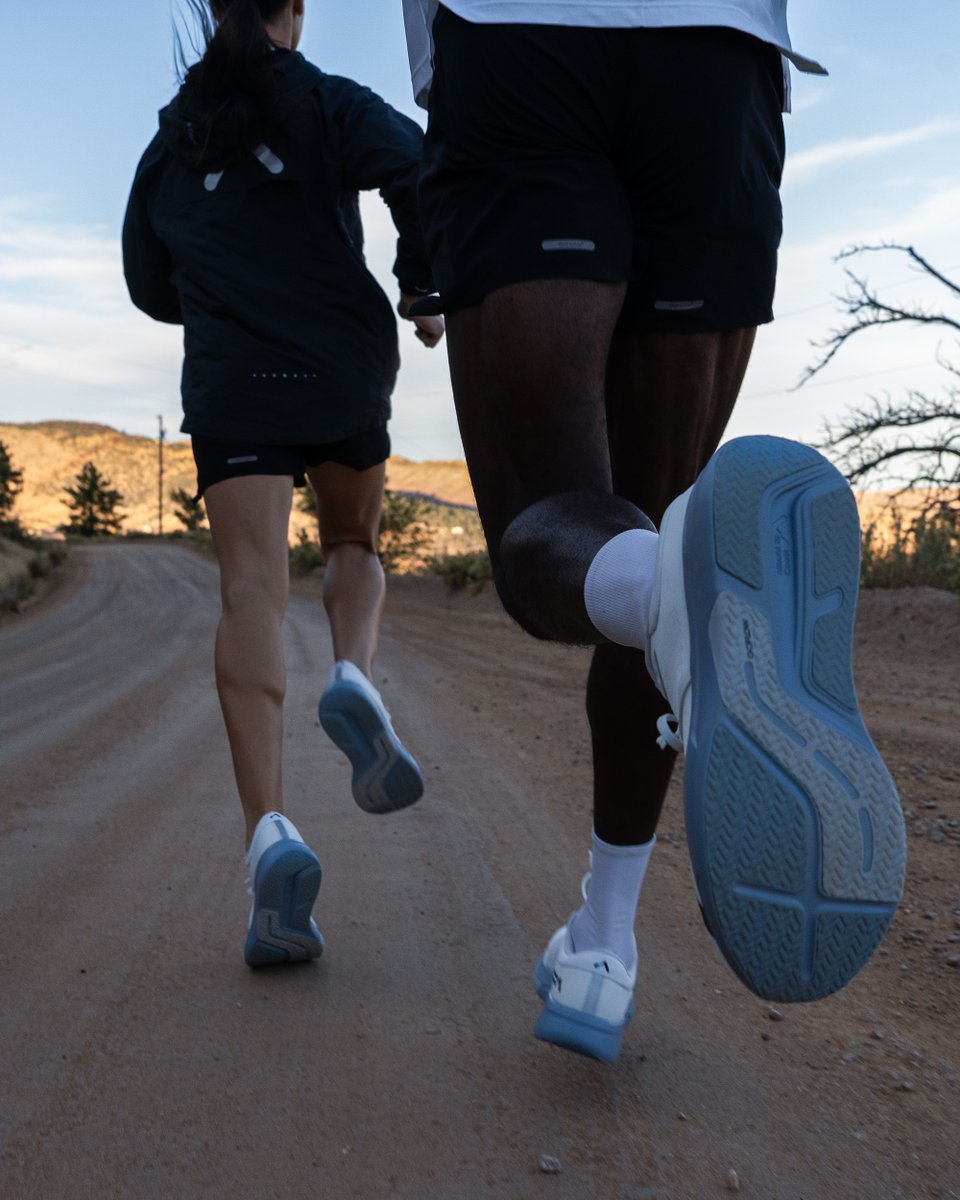 When the run traverses day and night, the new R1 Twilight shines. Featuring LightCELL, our proprietary midsole base material, and ZeroSag, our groundbreaking midsole cushioning insert, the R1 has the comfort and efficiency you need to go beyond. Step into the Twilight.