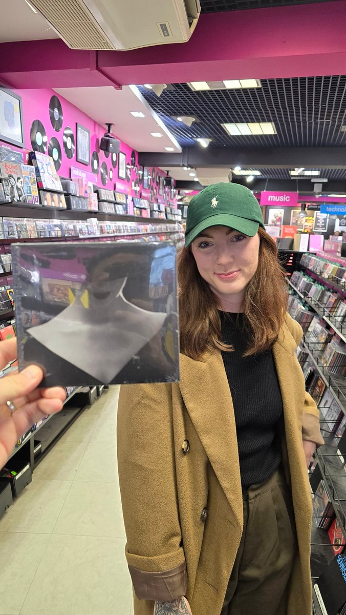 DuttyMoonshine's tweet photo. 15 year old me just had his tiny mind blown. 

HMV in York https://t.co/bK0g5pylNt