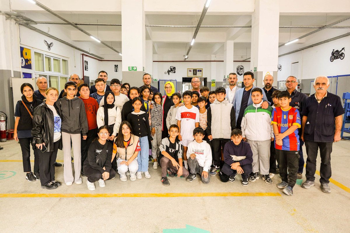 MersinMEM's tweet photo. İl Millî Eğitim Müdürü Fazilet Durmuş, Okullarımızda Açılan Zanaat Atölyelerini Ziyaret Etti👩‍🔧👷🧑‍🏭👨‍🍳⤵️

🔗 https://t.co/2mq4tyMmnf

@tcmeb 
@Yusuf__Tekin 
@MeslegimHayatim
@ahpehlivan53 
@fazilet_durmus https://t.co/eacG2z1JNJ