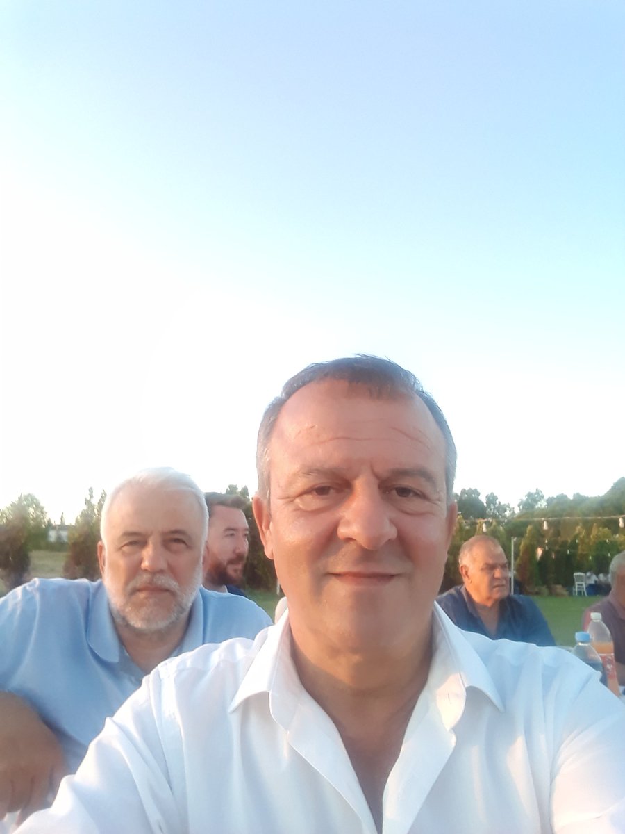 Zeki Çakır kırmızı çizgimizdir.
Şikayet yüreksiz kancıkların işidir.
Buradan uyarıyorum!
Fiziksel temas ederiz.