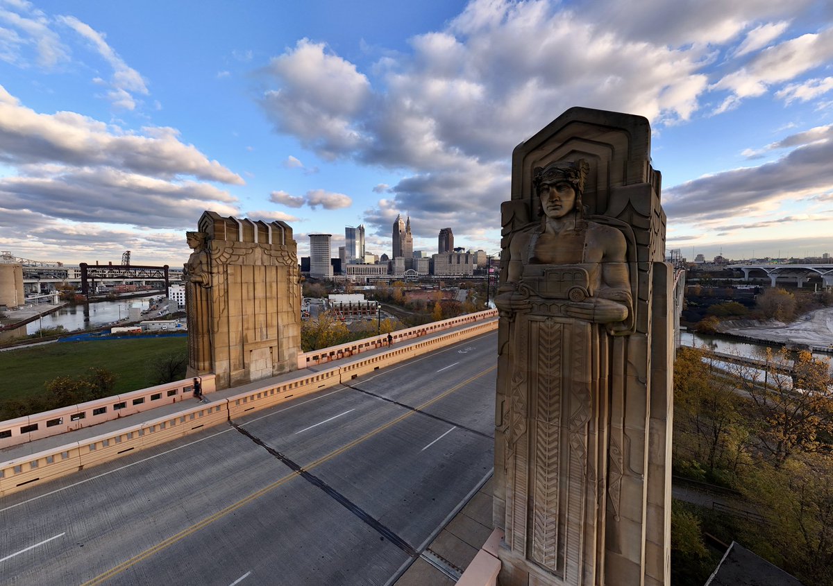 Korey_Smerk's tweet photo. Good morning, Cleveland! Capturing the Guardians and the city in the first light of day. Whoโs ready for next year?
*edited on iPhone*
#ClevelandGuardians #dronestagram #dronedaily #exploredperspective https://t.co/MaDeqUJJdR