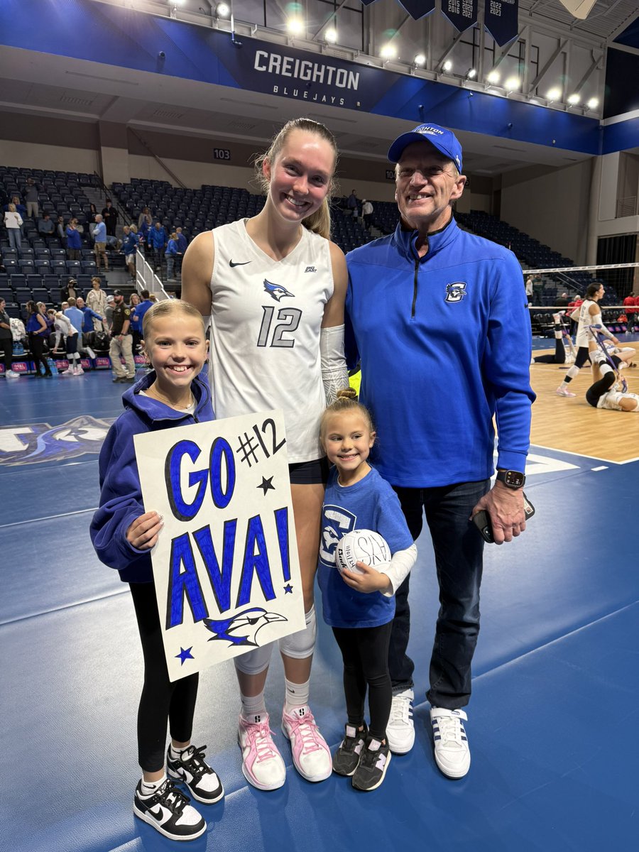 chrisnyder's tweet photo. Great meeting you, @avatestrake @CreightonVB! https://t.co/WQIU3zG67E