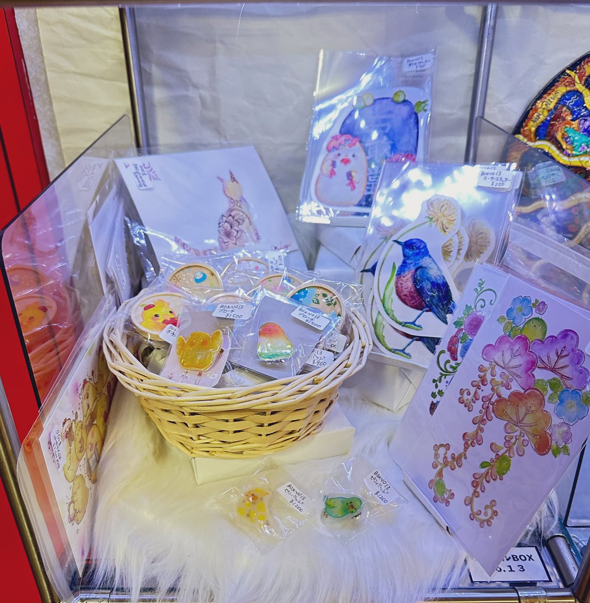 midny3's tweet image. てだこボール内のモバイル修理さん(@iphone_up )横のレンタルボックスさんに鳥さんグッズ置かせていただきました🐥✨
まだまだ出展者も募集してるとのことでした♪
気になる方お問い合わせぜひ✨

よろしくお願いします✨