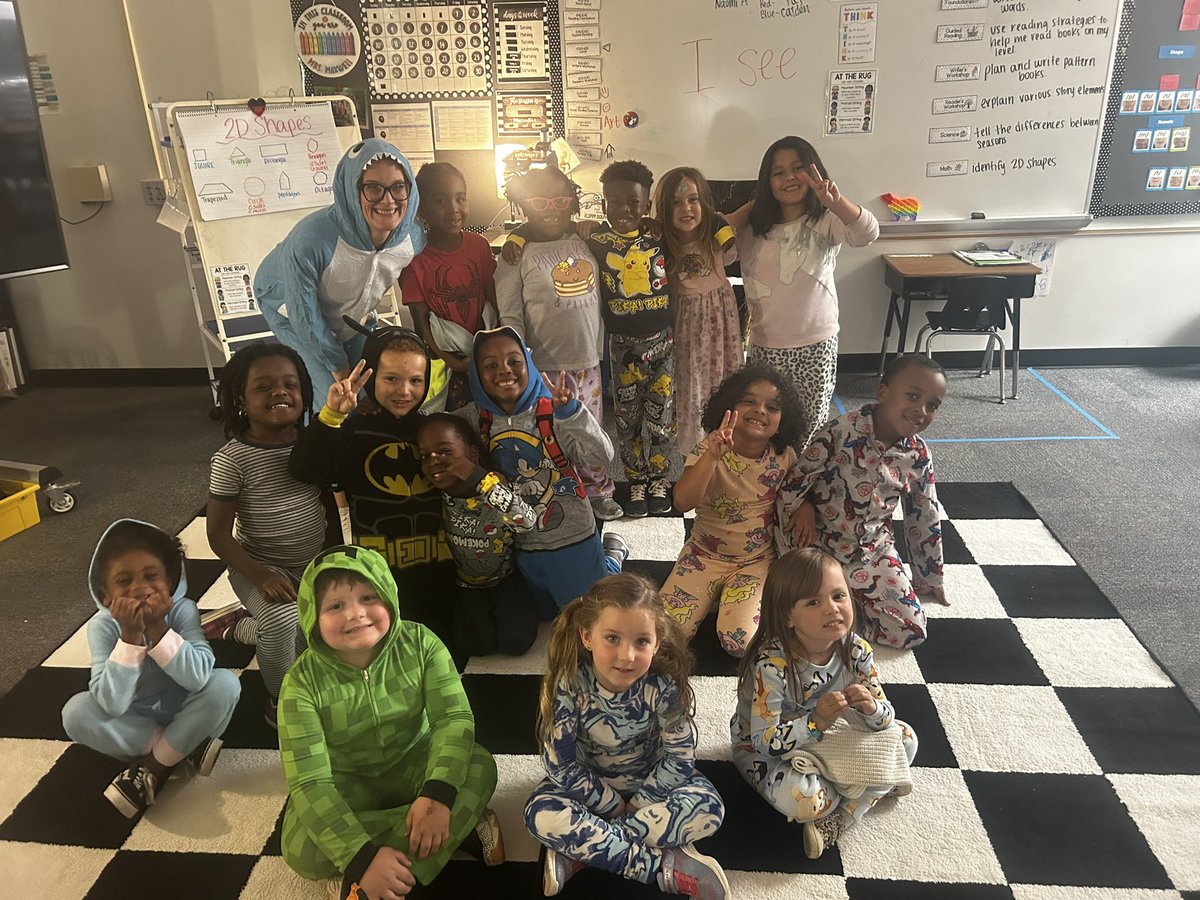 Best group of kinders!! <a href="/NKCSchools/">NKC Schools</a> <a href="/GracemorNKC/">Gracemor Elementary Lions</a> #GracemorPride