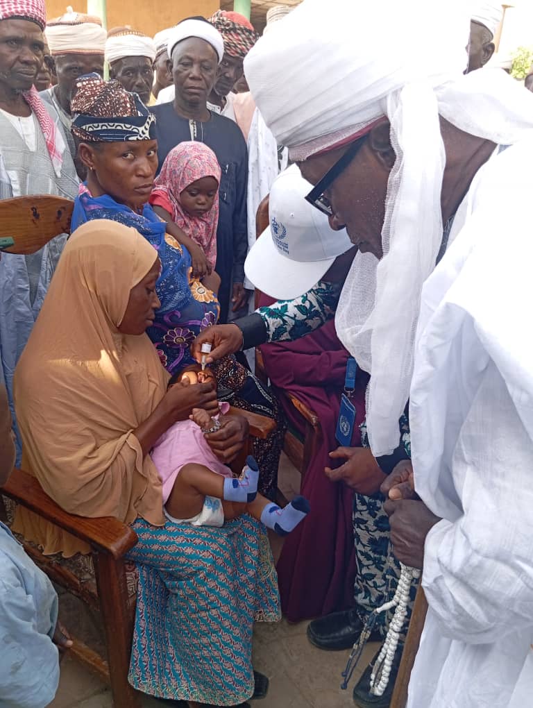 KwaraAgency's tweet photo. The vaccine works by preparing the body to fight the poliovirus. 
  
** ENSURE THAT YOUR CHILDREN GETS VACCINATED **

@RealAARahman
@followKWSG 
@EleluNusirat 
@drbankole2022 
@abdulakeem_aliu https://t.co/aTyBl65x9v