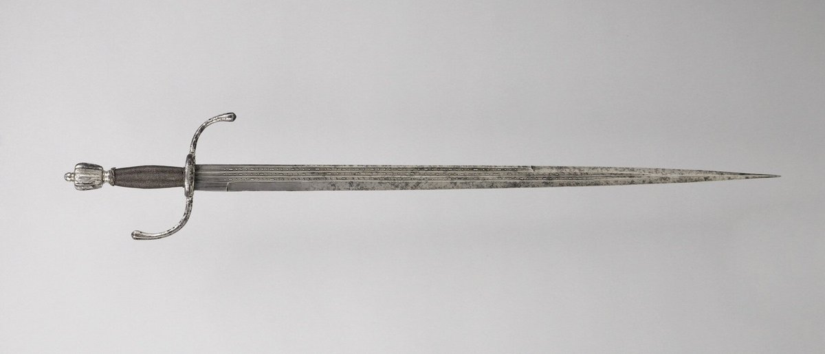 A beautiful #Backsword with a pierced blade and silvered hilt

OaL: 33.7 in/85.7 cm
Width: 1.3 in/3.2 cm
Weight: 1.7 lbs/785 g

#German hilt, #Italian blade, ca 1620, housed at the <a href="/WallaceMuseum/">The Wallace Collection</a>

#weapons #sword #hre #holyromanempire #earlymodern #wallacecollection #art #history