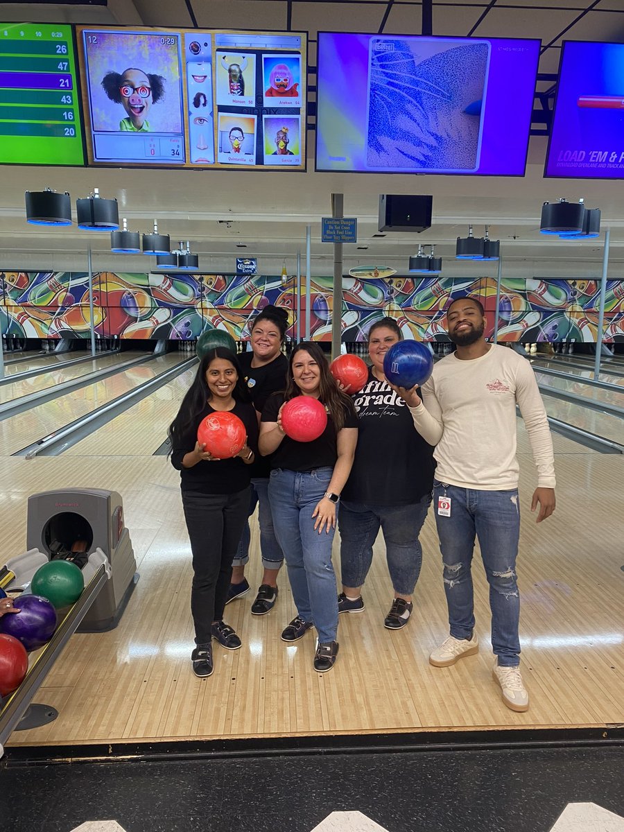 msquintanilla_'s tweet image. Book Character Day fun with my amazing 5th-grade team dressed as Inside Out characters! 📚🎭 Ended the day with some strikes at the bowling alley 🎳 #TeamSpirit #5thGradeVibes @SmithES_AISD