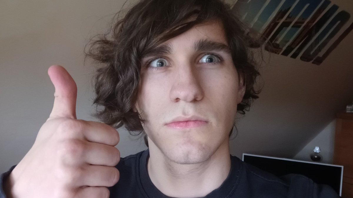 Rayphal1's tweet image. So sehen 50+ Stunden ohne Schlaf aus! YAY!!!
RT hab seit Donnerstag 11 Uhr nichts mehr geschlafen😭