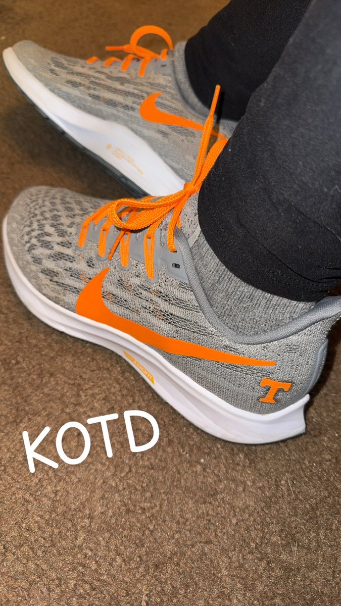 715MoonGoddess's tweet image. Yall already know what time it is😎🍊 #V4L 🧡🖤🤍 #GBO