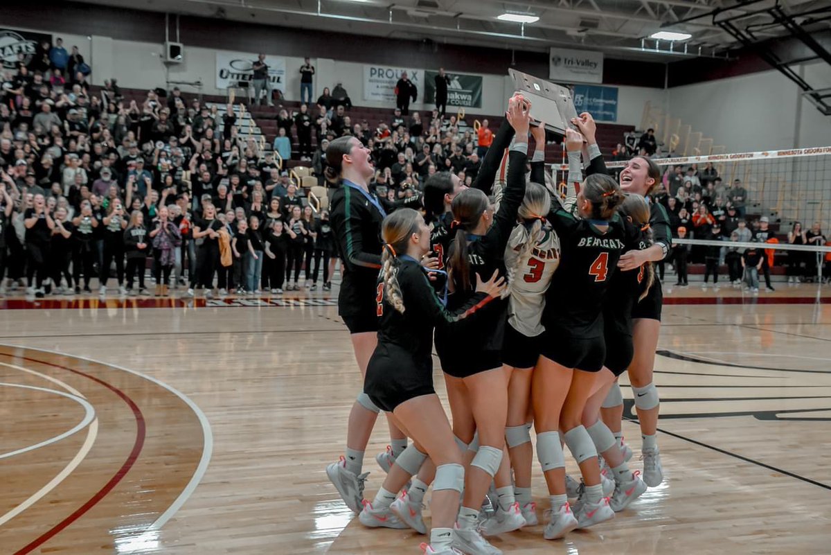 KaydenceVBALL's tweet photo. Smashing down the match winning Kill was REDEMPTION! 🏐💥💪🏻 
#statebound #kccvolleyball #volleyball #kill #win #middlehitter #middleblocker #sectionchamps #classA #goingtostate https://t.co/kcAVh4QBDl