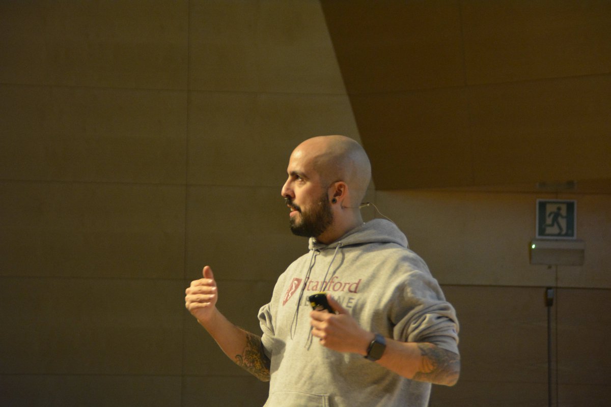 ⚛️ <a href="/SaulPascual/">Saül 🪐</a>, físico, explicó la cuántica con analogías pop. 

«Muchas veces se quiere hacer pasar por física cuántica cosas que no lo son. Si alguien nos habla de física cuántica, le podemos preguntar: ¿qué parte de ese fenómeno es el que está cuantizado?» ⚛️