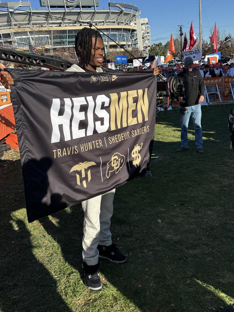 Pete Thamel tweet media