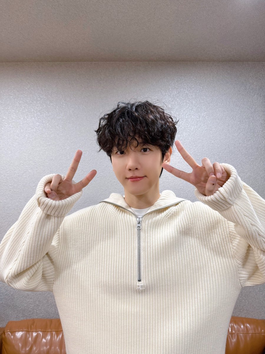 📨 .... . .-.. .-.. --- .-- --- .-. .-.. -..

#BAEK_UP 

2024.11.02
에버라인 부산 팬사인회

#백현 #BAEKHYUN #HelloWorld #PineappleSlice