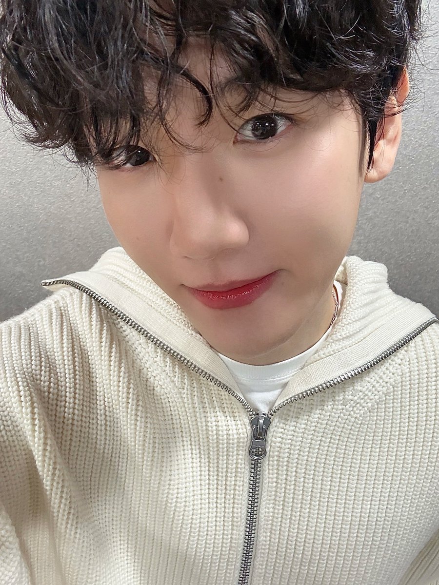 BAEKHYUN_INB100's tweet photo. 📨 .... . .-.. .-.. --- .-- --- .-. .-.. -..

#BAEK_UP 

2024.11.02
에버라인 부산 팬사인회

#백현 #BAEKHYUN #HelloWorld #PineappleSlice https://t.co/ispumehEY3