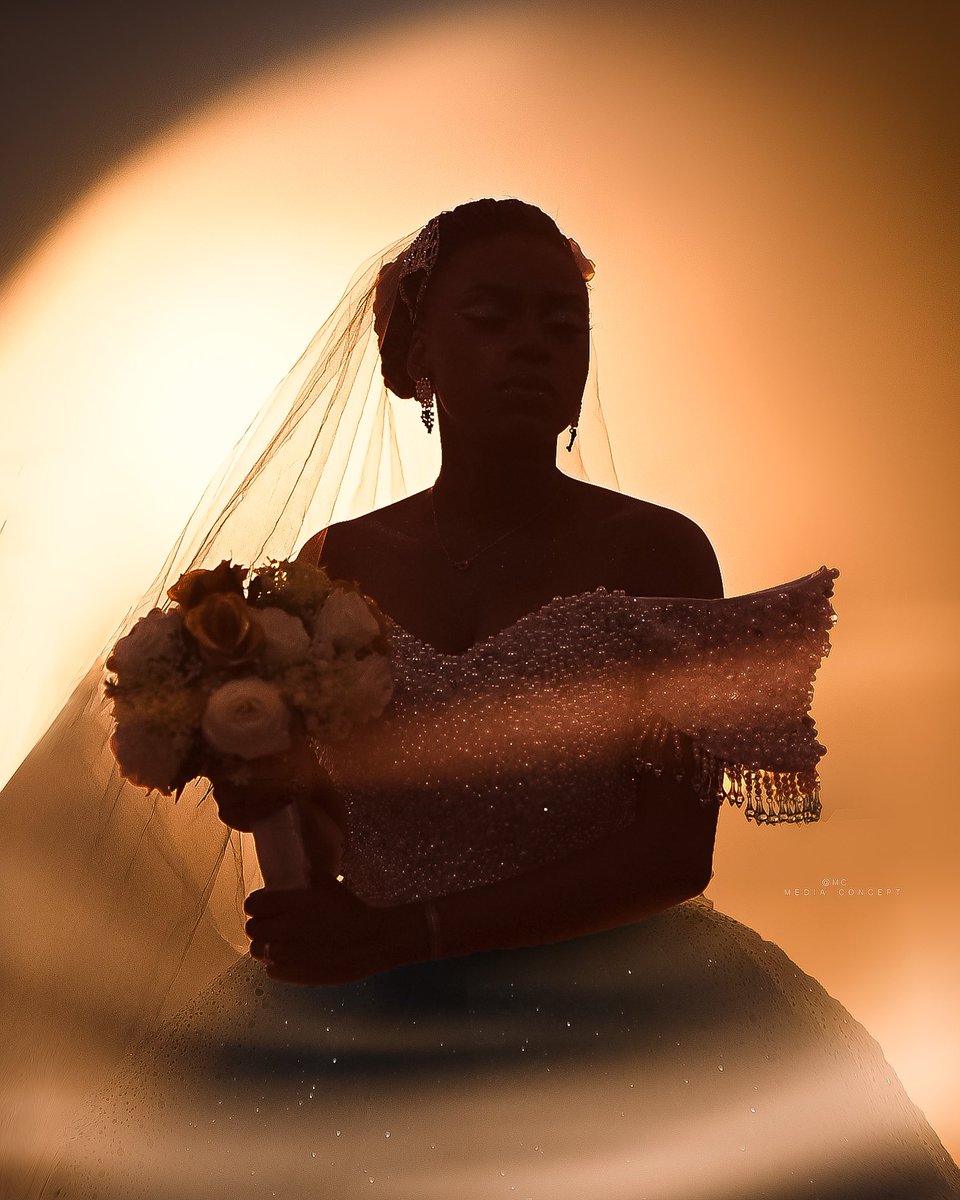just_me_YES_ME's tweet photo. “A bride is the embodiment of love, joy, and happiness”👰🏿

My imaginary wedding pictures 😌🌹

Makeup by @TheHouseOfCoco1 
#FakeWedding #FakeBride https://t.co/w6YPqxXzST