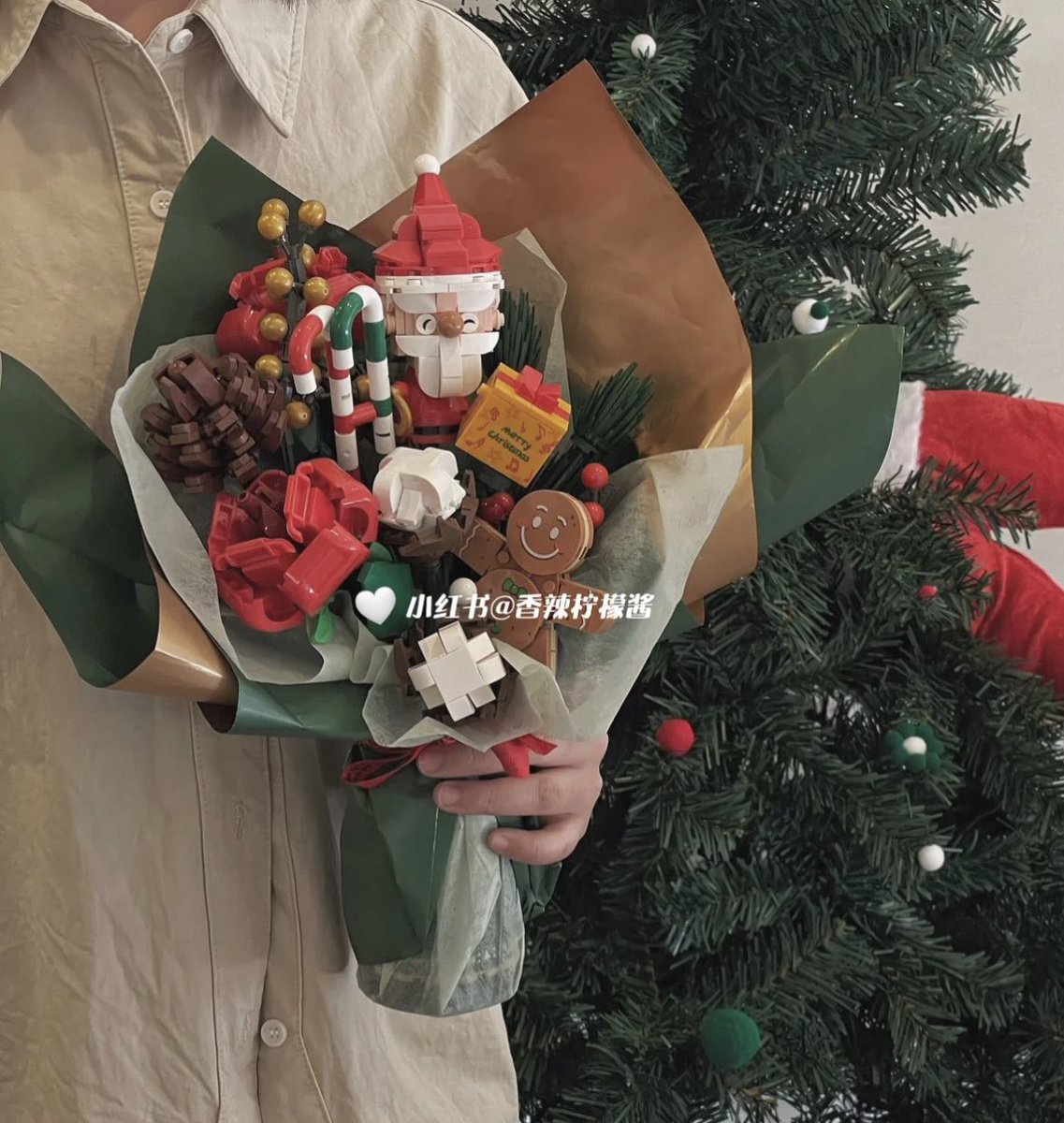 bbublequm's tweet photo. ช่อนี้เว่อมากกกก 🎅🏼🎄 น่ารักมากๆๆๆเลยค่ะ ช่อดอกไม้ที่เก็บได้นานที่สุดแถมเปิดเพลงได้อีก 750 เท่านั้นนน! https://t.co/LsKRi9jCnF