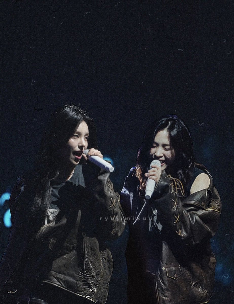 #RYEJI — "Run Away"

"𝙄𝙩 𝙛𝙡𝙚𝙬 𝙡𝙞𝙠𝙚 𝙩𝙝𝙚 𝙘𝙞𝙜𝙖𝙧𝙚𝙩𝙩𝙚 𝙨𝙢𝙤𝙠𝙚;
𝙏𝙝𝙚𝙧𝙚 𝙬𝙞𝙡𝙡 𝙗𝙚 𝙣𝙤𝙩𝙝𝙞𝙣𝙜 𝙡𝙚𝙛𝙩, 𝙖𝙨 𝙞𝙛 𝙞𝙩 𝙬𝙖𝙨 𝙖 𝙙𝙧𝙚𝙖𝙢." 

[#ITZY #RYUJIN #YEJI]