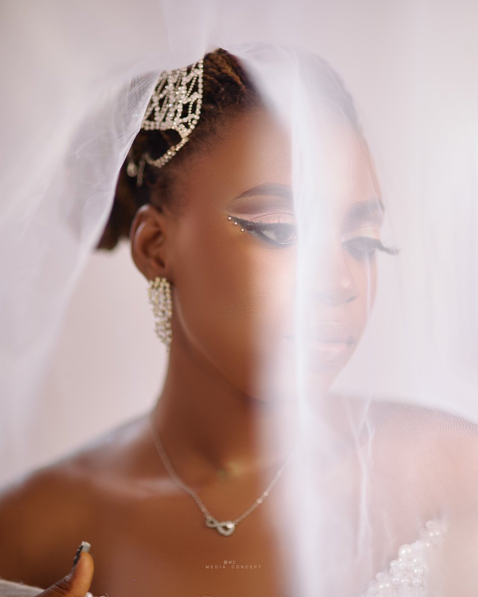 TheHouseOfCoco1's tweet photo. We gave our bride the best look😍
Make up by us 
Hair styling by us 😍
#fakebride #fakewedding https://t.co/NbzpoqksLU