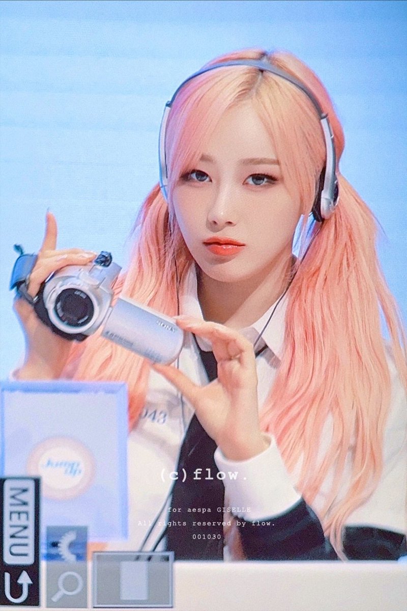 flow001030's tweet photo. 241102 📹🩷

#aespa #æspa #에스파 
#GISELLE #지젤 #ジゼル https://t.co/HKxuxrGfQV