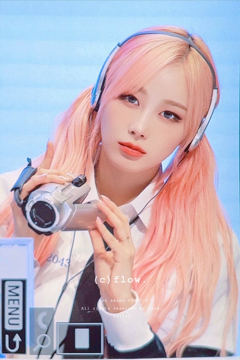 flow001030's tweet photo. 241102 📹🩷

#aespa #æspa #에스파 
#GISELLE #지젤 #ジゼル https://t.co/HKxuxrGfQV
