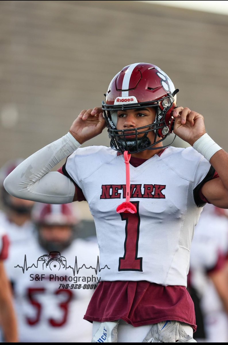 Full Season Highlights 
De/Dt
6’3 200
54 tackles
6 sacks
12 tfls 
7-4 season
1 D1 Offer

hudl.com/v/2Q32fa