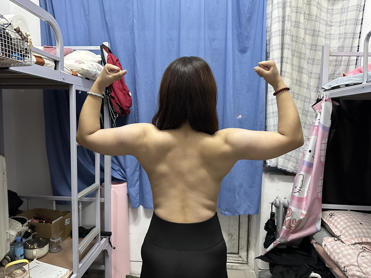 新手小白已经健身一周了，大佬们提提建议吧 https://t.co/52PBxE1nOb