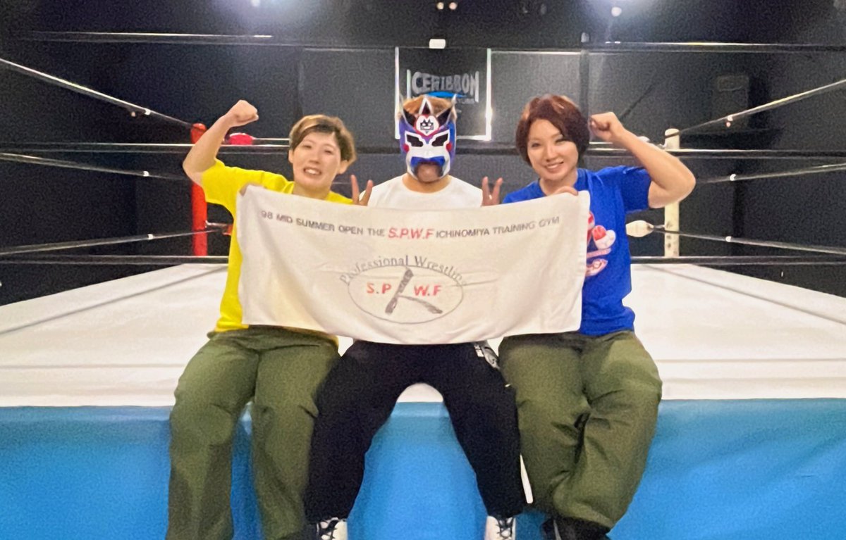 sggkvalion's tweet photo. 初出場のhotシュシュさん。
多分20年振りぐらいにタニーさんと田村さんと再会。
特に田村さんは自分が新人だったのもあり、当時は全く会話した事がなかったので本当に嬉しい。
試合後に高岩選手とも色々お話をさせていただき財産でしかない。
良い夜でした！
#IL_BRAVES
#hotシュシュ
#SPWF https://t.co/r1rPqXM0yp